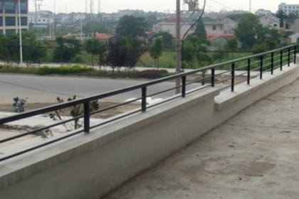 女兒墻開裂原因、危害及其防水處理